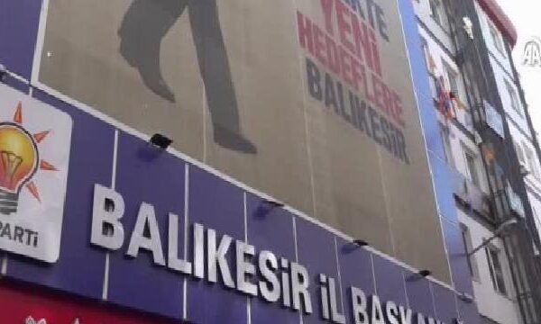 AK Parti Genel Başkan Yardımcısı Uygur, Balıkesir’de partisinin bayramlaşmasında konuştu: haberi