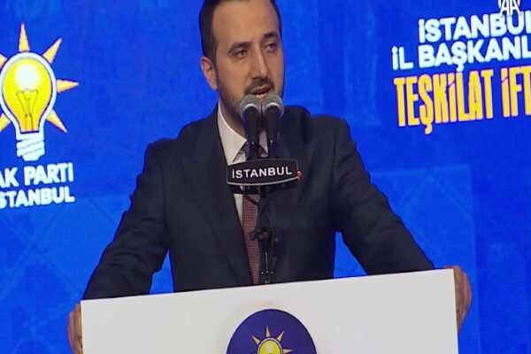 AK Parti İstanbul Teşkilatı iftar programında buluştu haberi