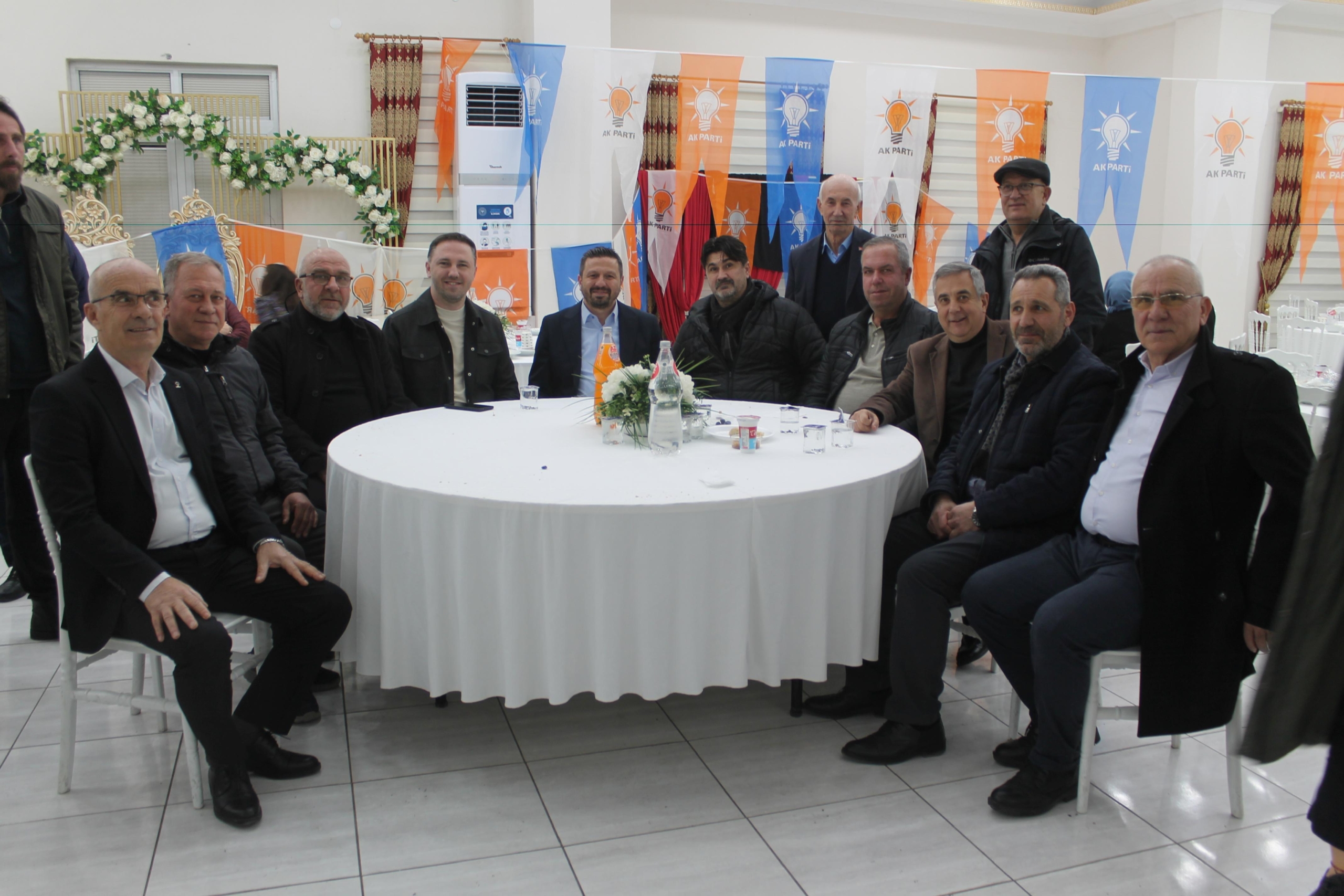ak-parti-manyas-ilce-baskanligi-iftar-verdi-haberi-zFzuy11Y.jpg