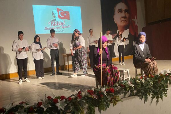 Ayvacık’ta İstiklal Marşı’nın kabulünün 104. yıl dönümü kutlandı haberi