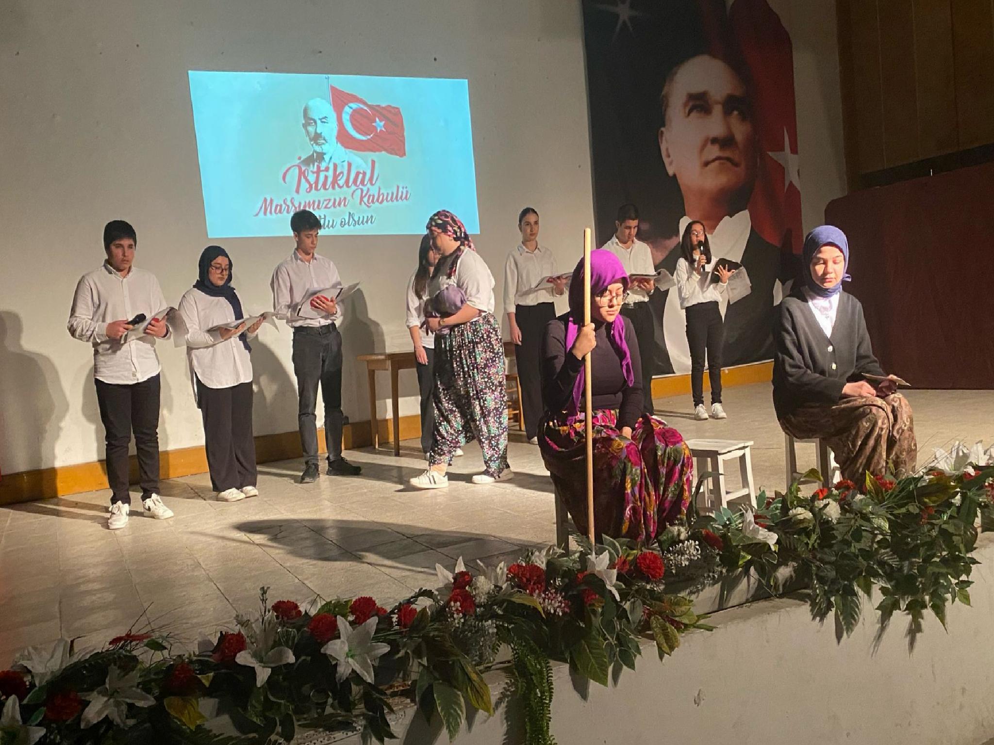 ayvacikta-istiklal-marsinin-kabulunun-104-yil-donumu-kutlandi-haberi-JbTcVNPn.jpg