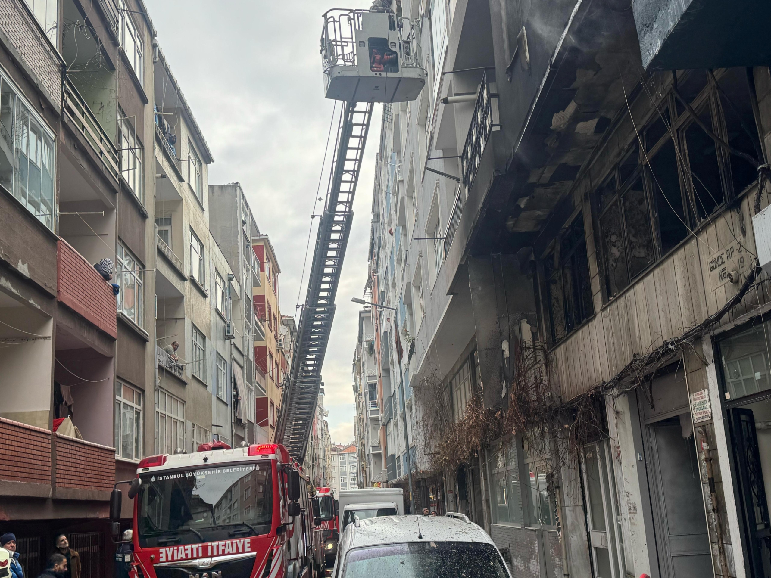 bahcelievlerde-is-yerinde-cikan-yangin-sonduruldu-haberi-safwZtFF.jpg