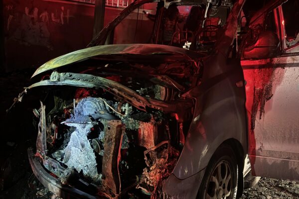 Bahçelievler’de yanan 6 araç kullanılamaz hale geldi haberi