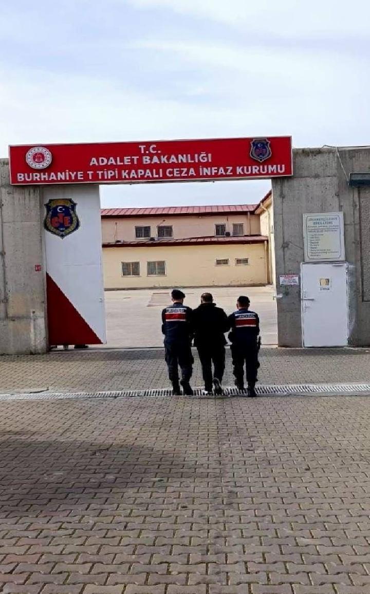 balikesirde-aranan-firari-hukumlu-yakalandi-haberi-Qxzur4Da.jpg