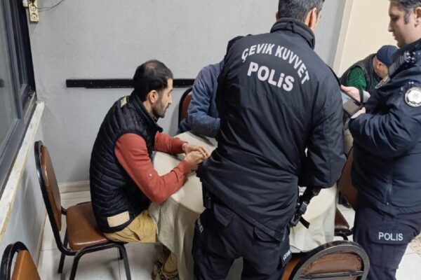 Balıkesir’de asayiş uygulamasında aranan 7 kişi yakalandı haberi