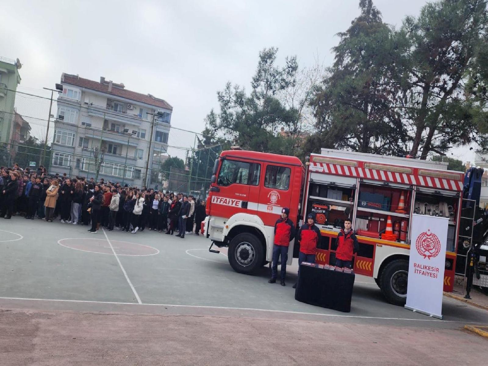 balikesirde-deprem-tatbikati-yapildi-haberi-PVTXDZeP.jpg