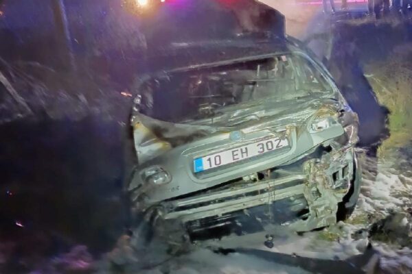 Balıkesir’de kaza sonrası yanan otomobilde bir kişi öldü haberi
