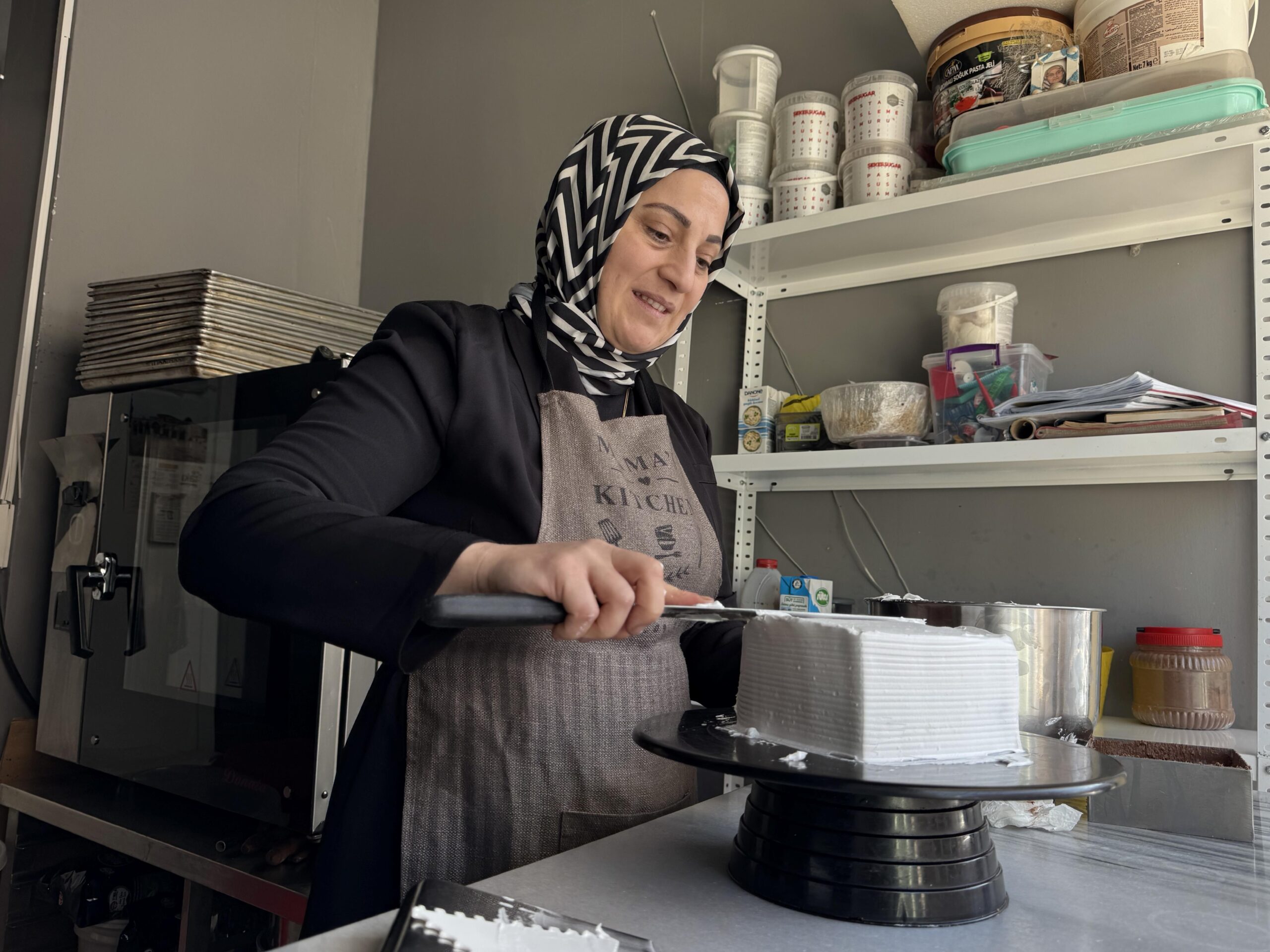 belediyenin-kursunda-aldigi-egitimle-kendi-pastanesini-acti-haberi-uZhc5PTR.jpg
