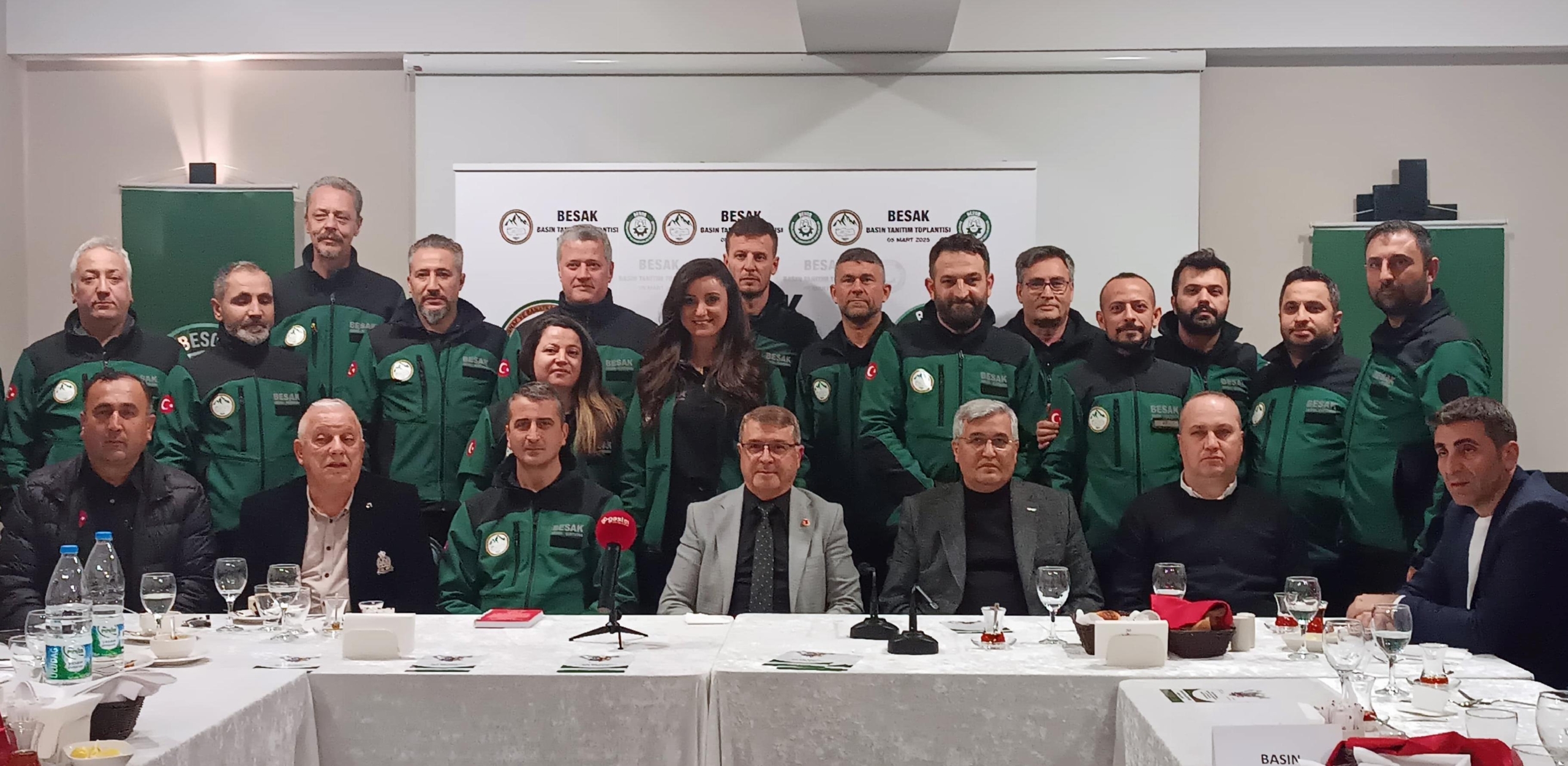 besob-gonullu-esnaftan-olusan-arama-kurtarma-ekibini-tanitti-haberi-sXRgJNni.jpg