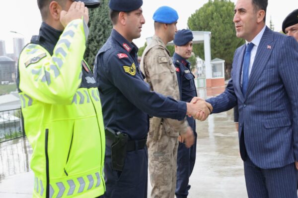 Bilecik Valisi Aygöl, bayramda görevli kamu personellerini ziyaret etti haberi
