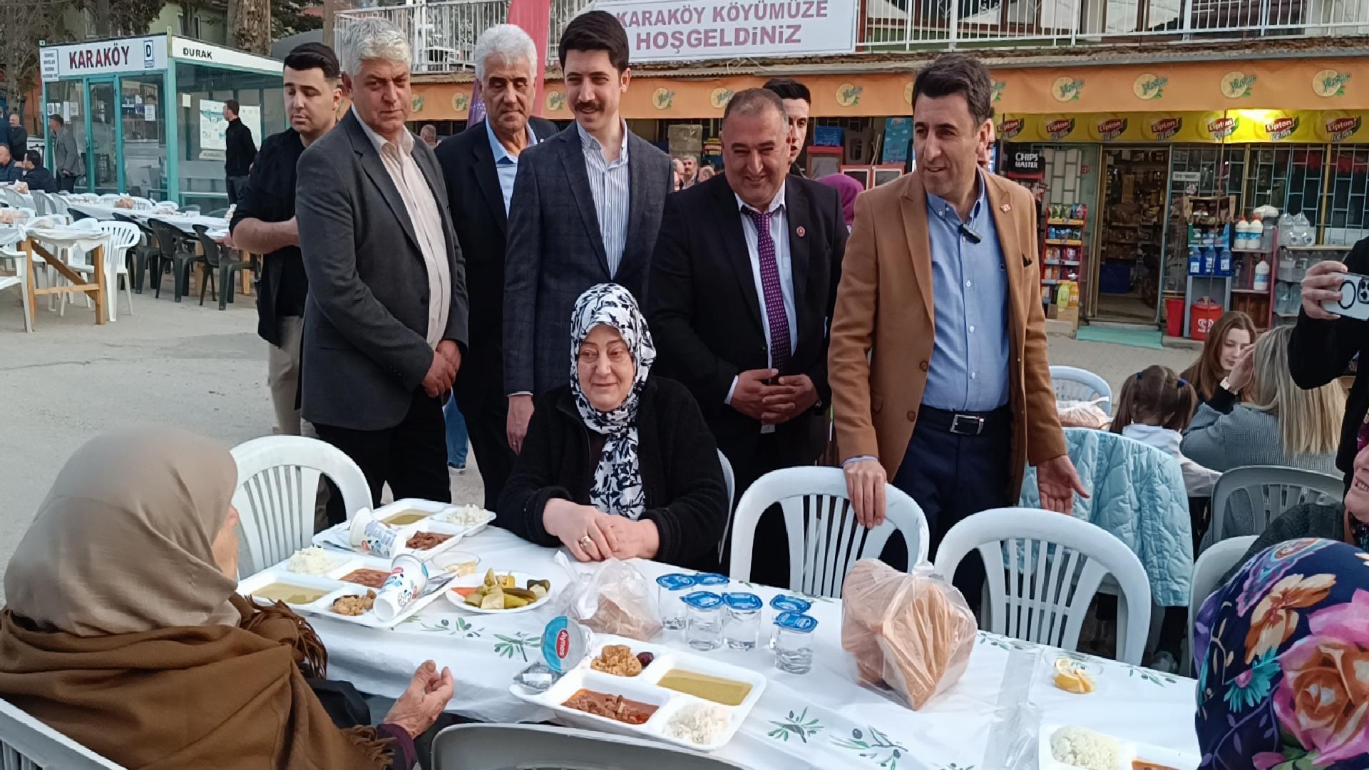 bilecik-valisi-sefik-aygol-pazaryeri-ilcesinde-iftar-programina-katildi-haberi-uG5MamL6.jpg