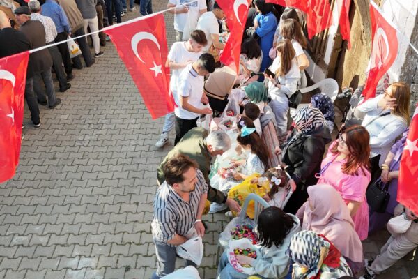 Bilecik’te 6 asırlık “şeker atma” geleneği sürdürülüyor haberi