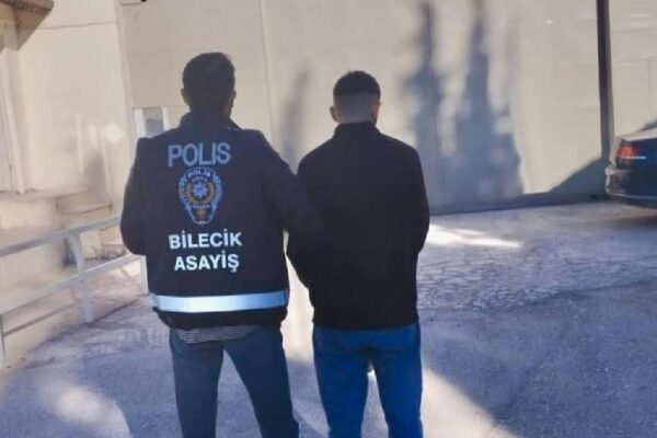 Bilecik’te telefon dolandırıcılığı operasyonunda yakalanan 2 şüpheli tutuklandı haberi