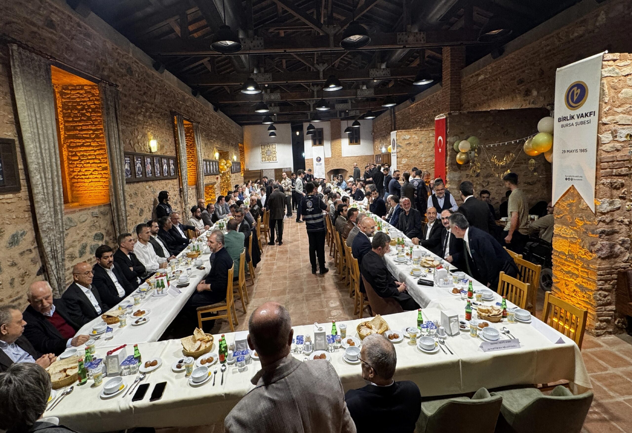 birlik-vakfi-bursa-subesince-iftar-verildi-haberi-NkQmzYup.jpg