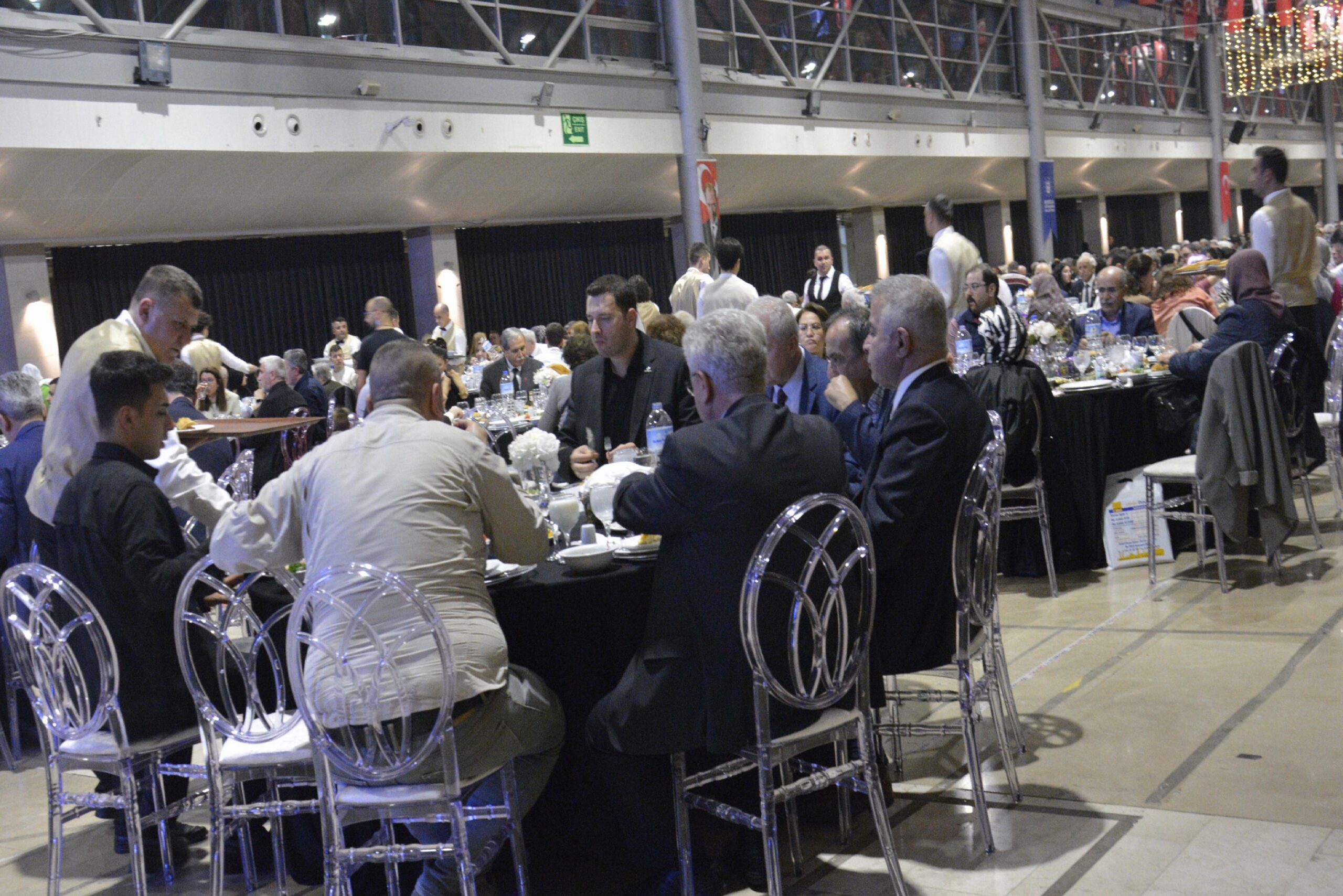 bursa-buyuksehir-belediye-baskani-bozbey-sehit-aileleri-ve-gazilerle-iftarda-bulustu-haberi-E1zpsnJM.jpg