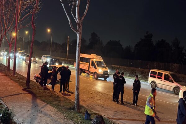 Bursa’da 3 aracın karıştığı zincirleme trafik kazasında 5 kişi yaralandı haberi
