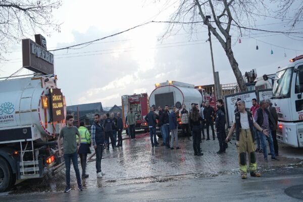 Bursa’da, ahşap dekorasyon imalathanesinde çıkan yangın söndürüldü haberi