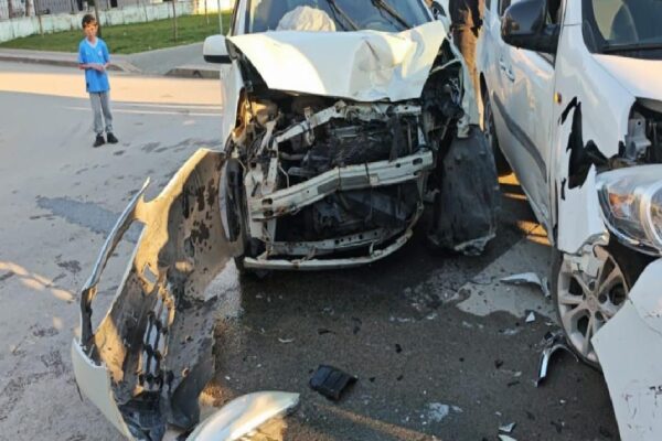 Bursa’da otomobil ile hafif ticari aracın çarpışması sonucu 1 kişi yaralandı haberi