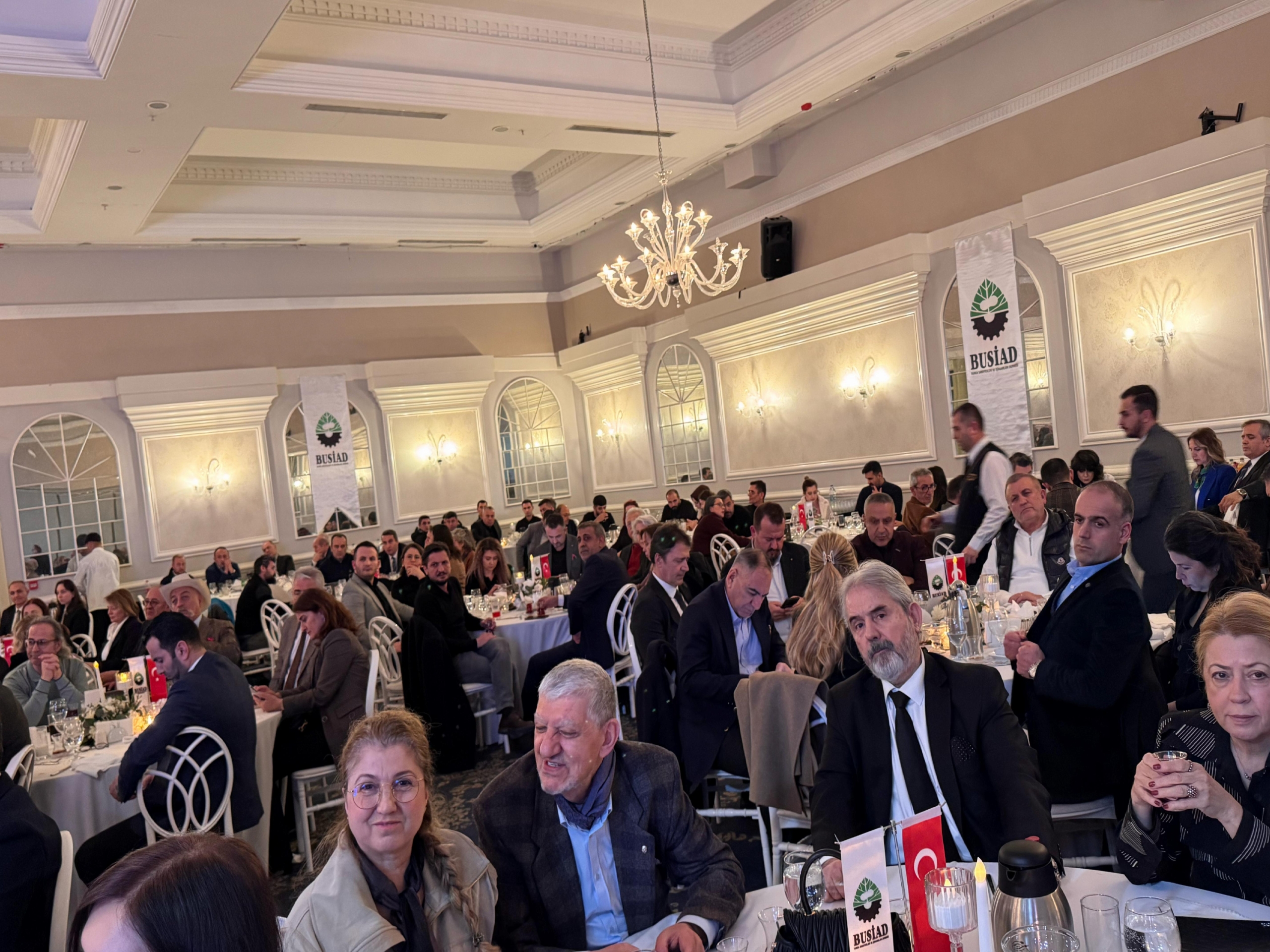 bursali-sanayiciler-ve-is-insanlari-geleneksel-iftarda-bulustu-haberi-YFepIdLP.jpg