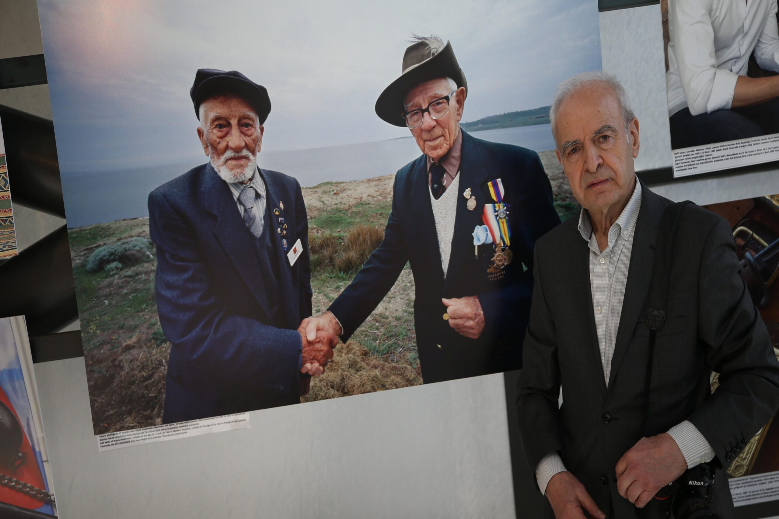 canakkale-dun-bugun-savastan-dogan-dostluk-fotograf-sergisi-acildi-haberi-Ps9WUWh4.jpg