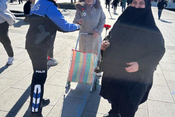 Çanakkale İl Emniyet Müdürlüğünden 8 Mart Dünya Kadınlar Günü kutlaması haberi