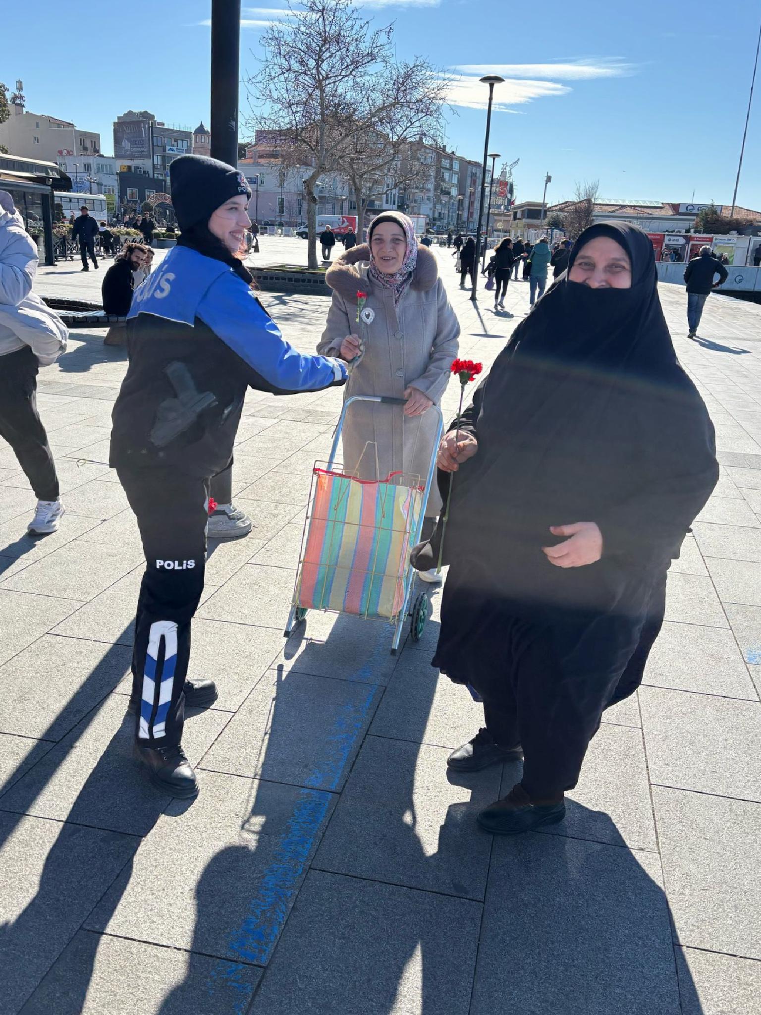 Çanakkale İl Emniyet Müdürlüğünden 8 Mart Dünya Kadınlar Günü kutlaması haberi