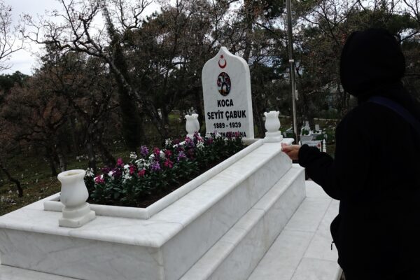 Çanakkale kahramanlarından Seyit Onbaşı, mezarı başında anıldı haberi