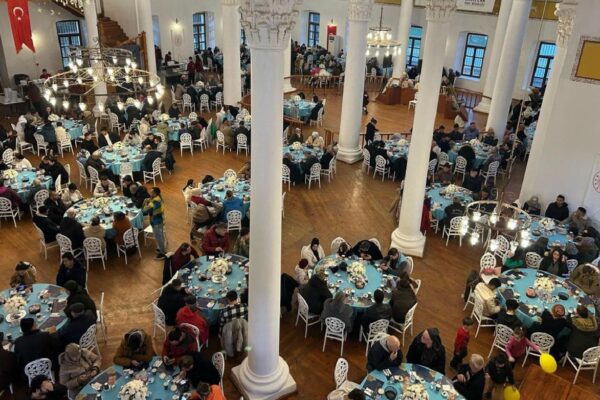 Çanakkale Valisi Toraman Gelibolu’da iftar programına katıldı haberi