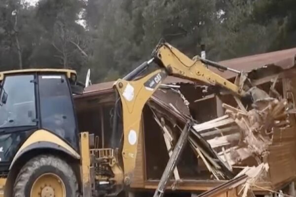 Çanakkale’de 12 kaçak yapının yıkımı gerçekleştirildi haberi
