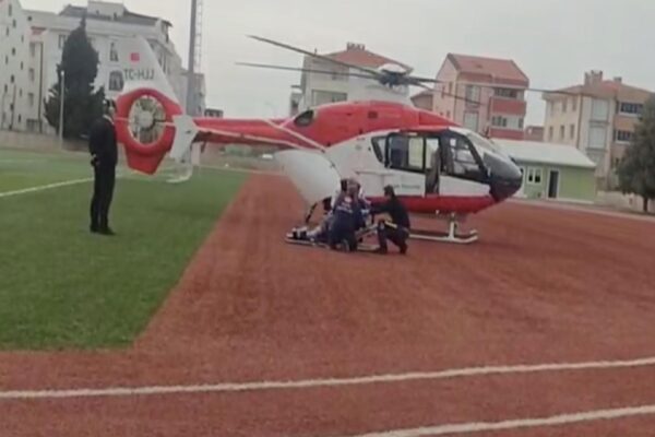 Çanakkale’de ambulans helikopter kalp krizi geçiren 77 yaşındaki kadın için havalandı haberi