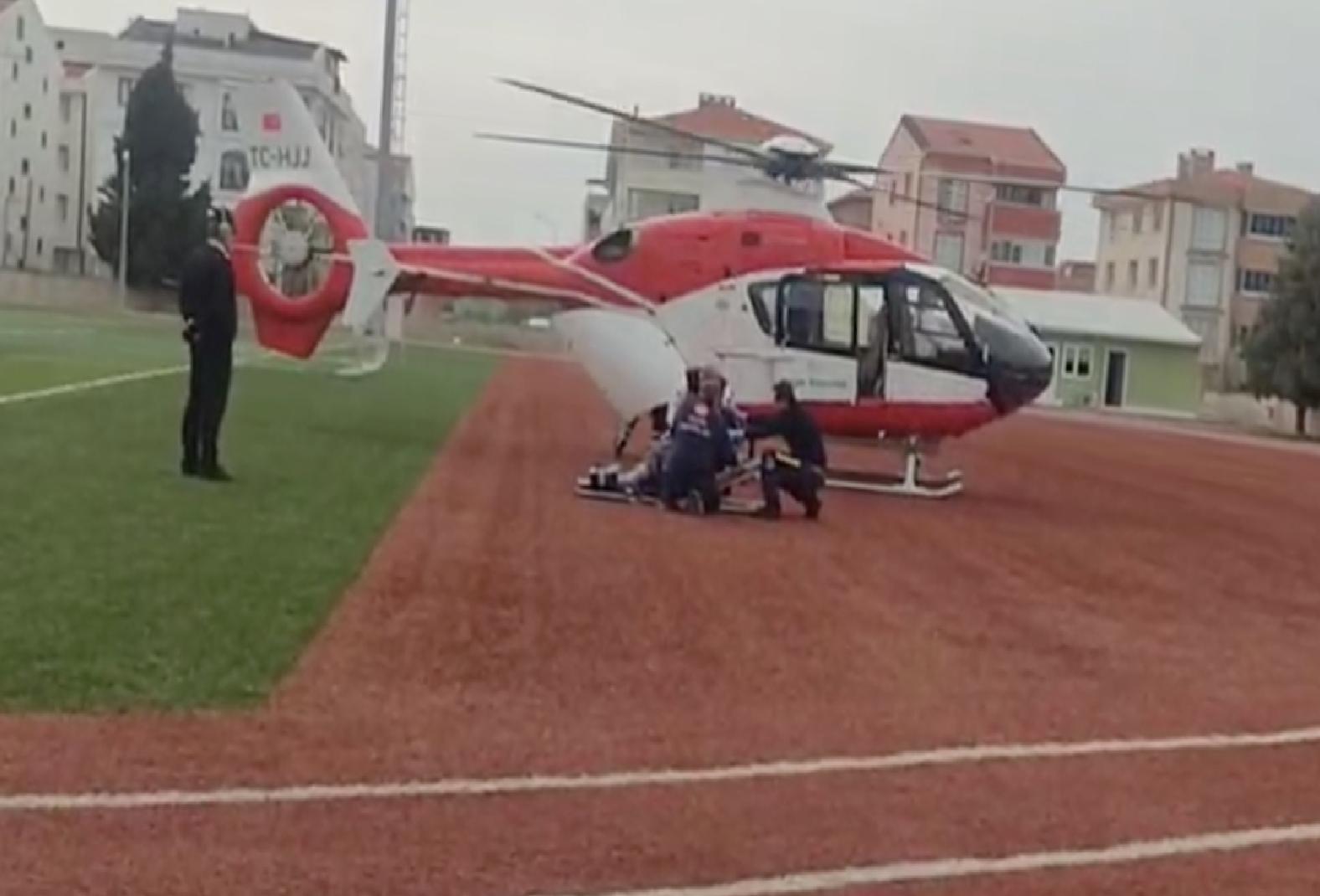 canakkalede-ambulans-helikopter-kalp-krizi-geciren-77-yasindaki-kadin-icin-havalandi-haberi-UrXIXqBy.jpg