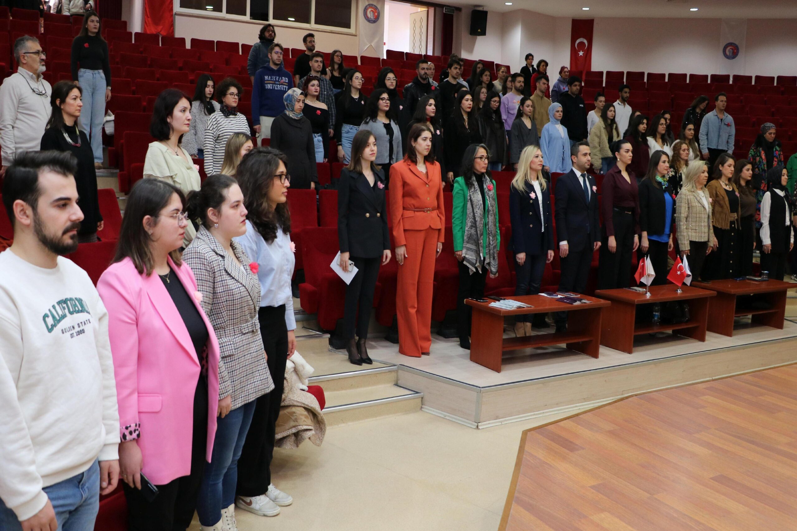 canakkalede-flort-siddeti-paneli-duzenlendi-haberi-Q2NwAuY2.jpg