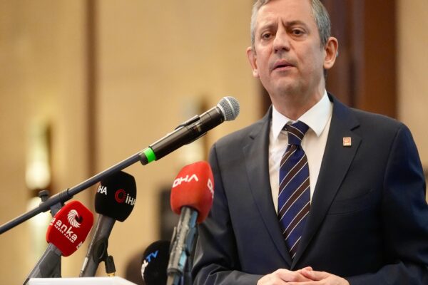 CHP Genel Başkanı Özel, “İBB Şehit Yakınları ve Gaziler ile İftar Programı”nda konuştu: haberi