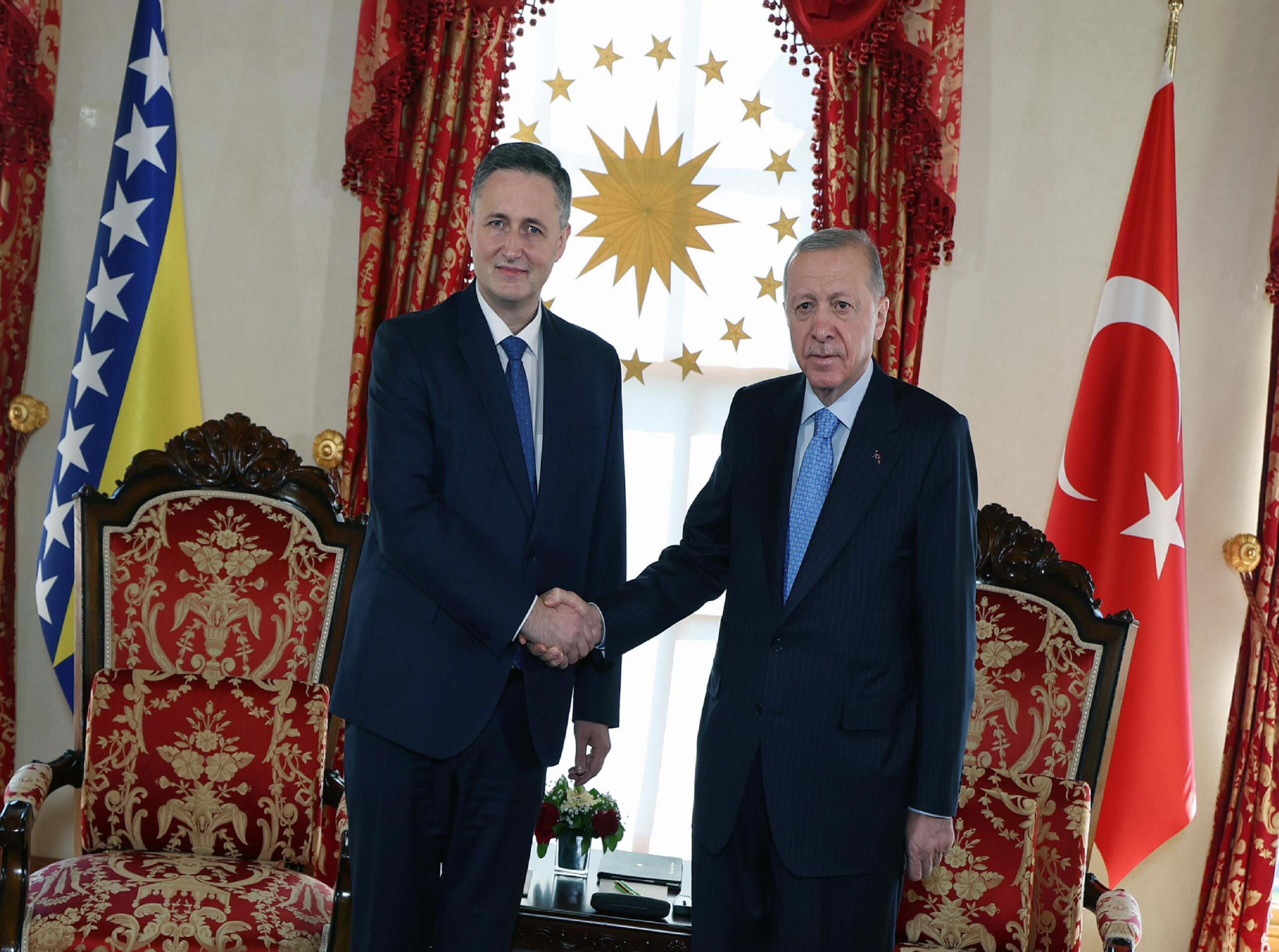 cumhurbaskani-erdogan-bosna-hersek-devlet-baskanligi-konseyi-uyesi-becirovici-kabul-etti-haberi-Ay6JW6uE.jpg