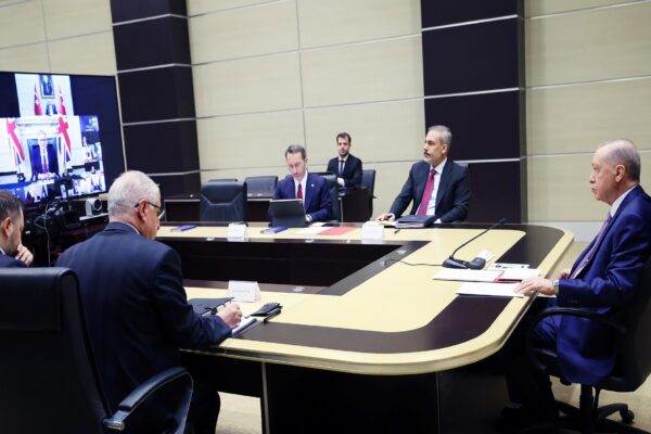 Cumhurbaşkanı Erdoğan, Çevrimiçi Liderler Toplantısı’na katıldı haberi