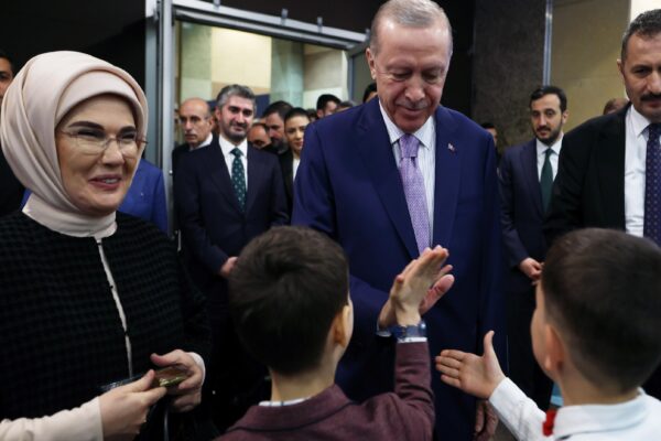 Cumhurbaşkanı Erdoğan, devlet himayesindeki çocuklarla iftarda bir araya geldi: haberi