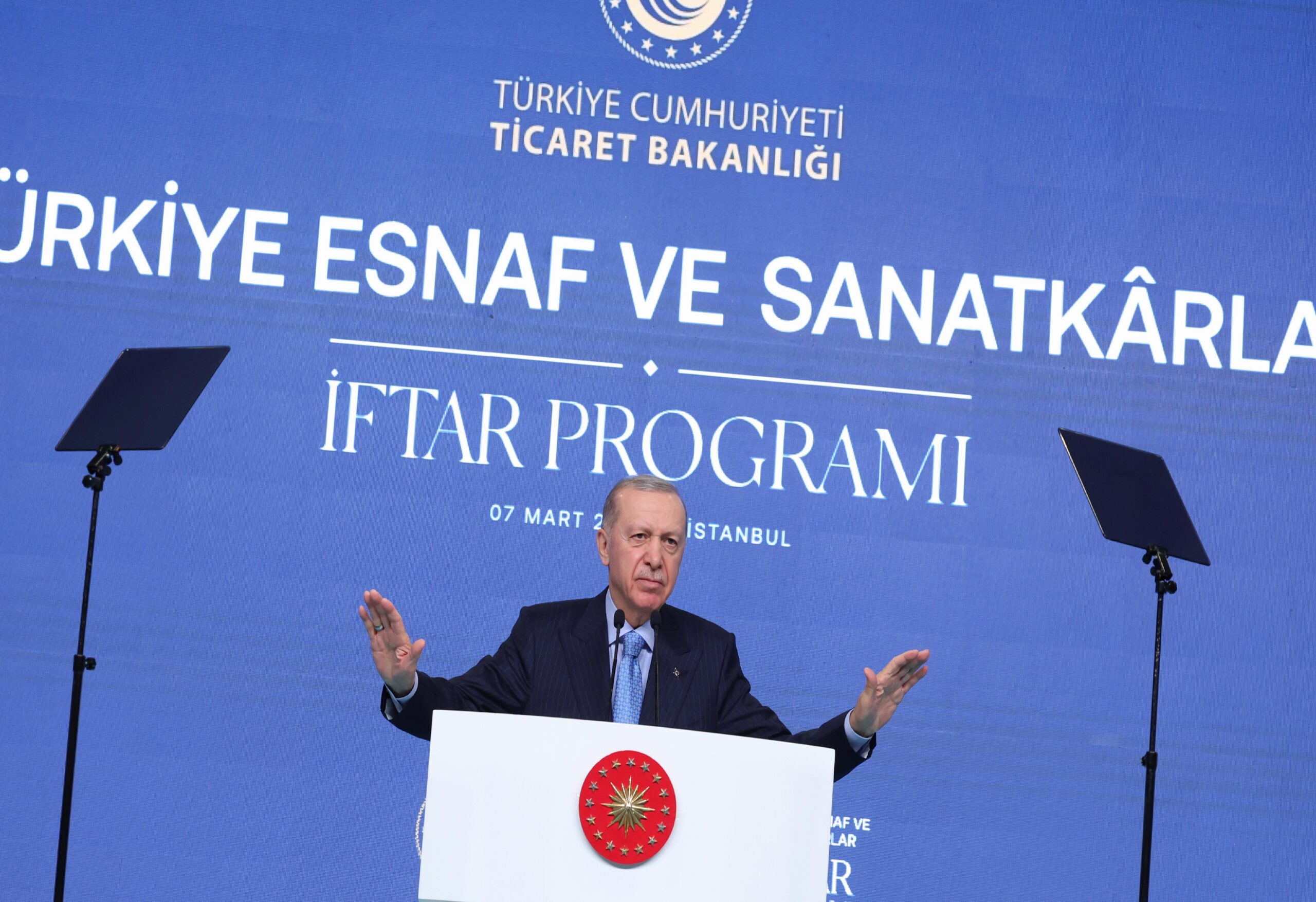 cumhurbaskani-erdogan-turkiye-esnaf-ve-sanatkarlar-iftar-programinda-konustu-1-haberi-5w79jsUs.jpg
