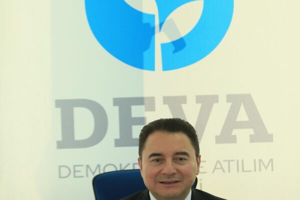 DEVA Partisi Genel Başkanı Babacan, Kocaeli’de basın mensuplarıyla buluştu haberi