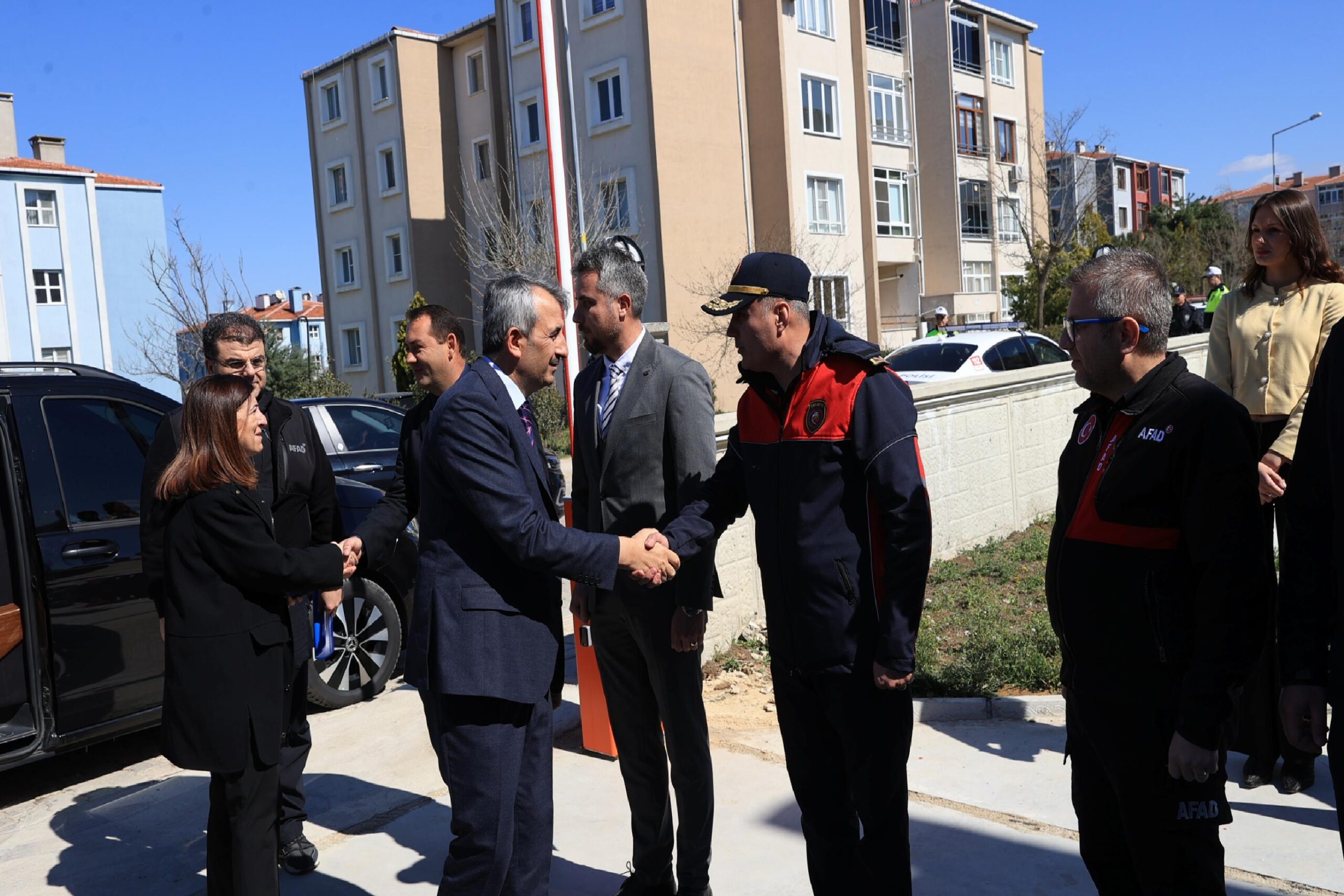 edirne-valisi-sezer-kesan-acil-durum-ve-afet-yonetim-merkezini-ziyaret-etti-haberi-iTPJRLfN.jpg