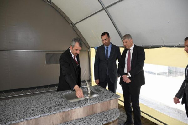 Edirne Valisi Sezer, Tarım Akademisi Serası’nda incelemede bulundu haberi