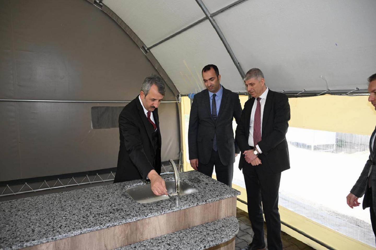 edirne-valisi-sezer-tarim-akademisi-serasinda-incelemede-bulundu-haberi-KVQ152li.jpg