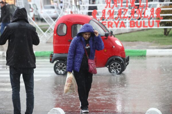 Edirne ve Kırklareli’nde sağanak ve dolu etkili oldu haberi