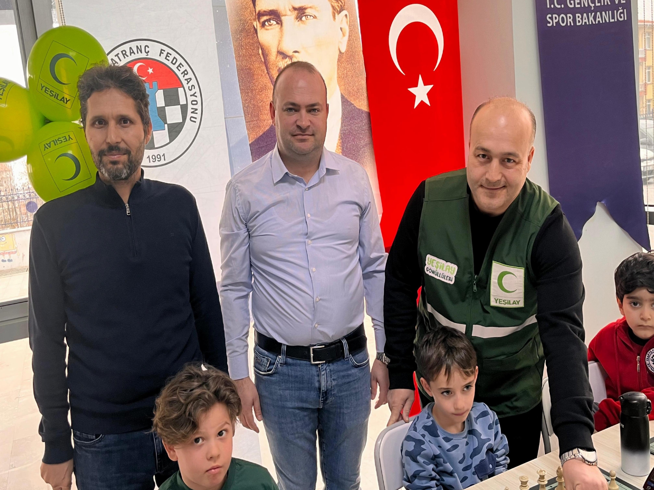 edirne-yesilay-subesince-satranc-turnuvasi-duzenlendi-haberi-h6i8mt9O.jpg
