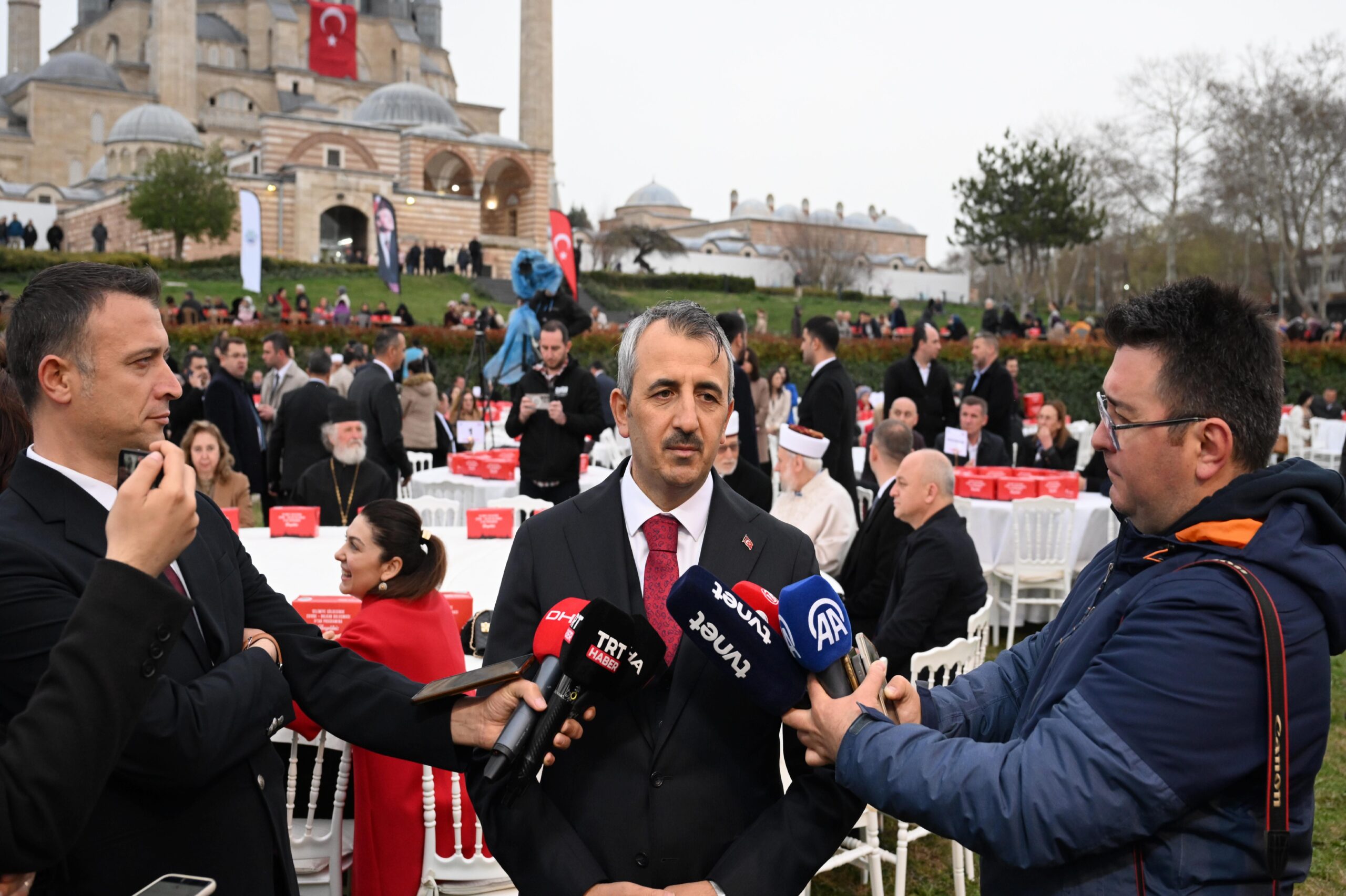 edirnede-buyuk-selimiye-iftari-haberi-Yan9Vn6f.jpg