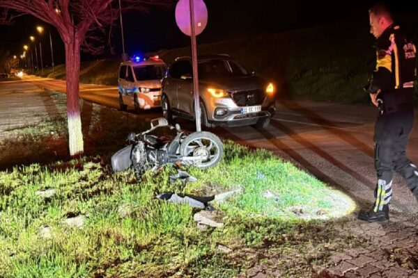 Edirne’de devrilen motosikletteki 2 kişi yaralandı haberi