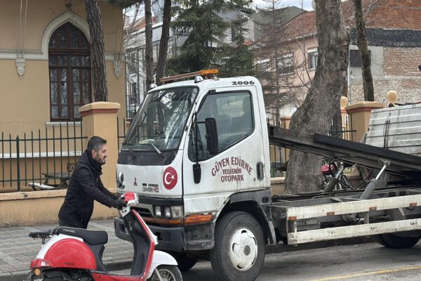 Edirne’de sahte plakalı motosikletin sürücüsüne 46 bin 302 lira ceza uygulandı haberi