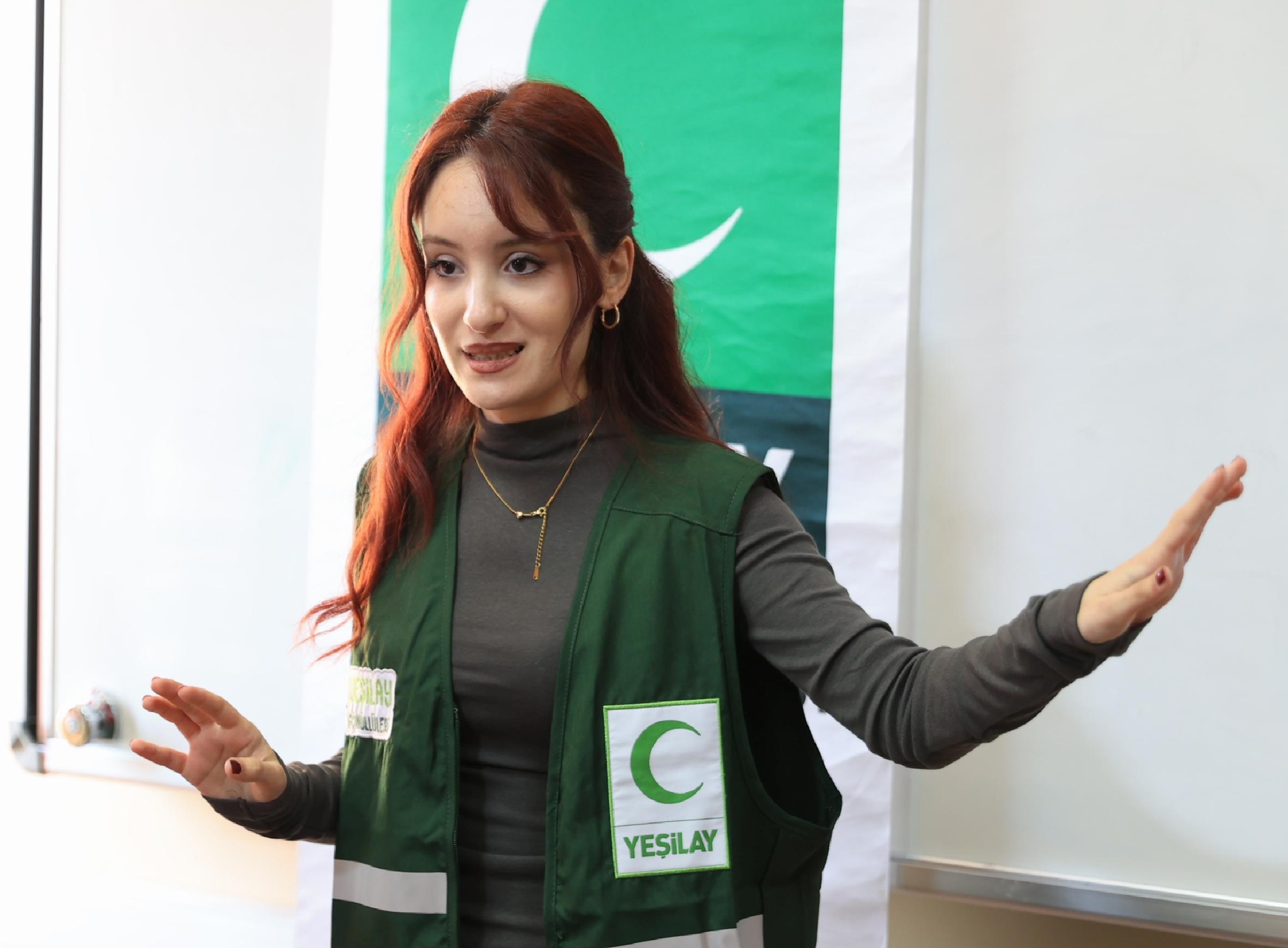 edirnedeki-okullarda-yesilay-dersi-yapildi-haberi-dWkGhNyx.jpg