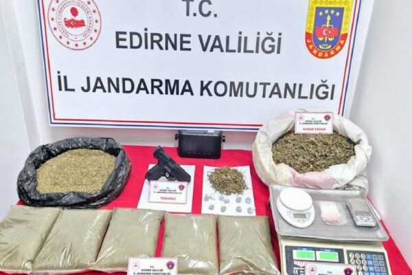 Edirne’deki uyuşturucu operasyonunda yakalanan 2 şüpheli tutuklandı haberi