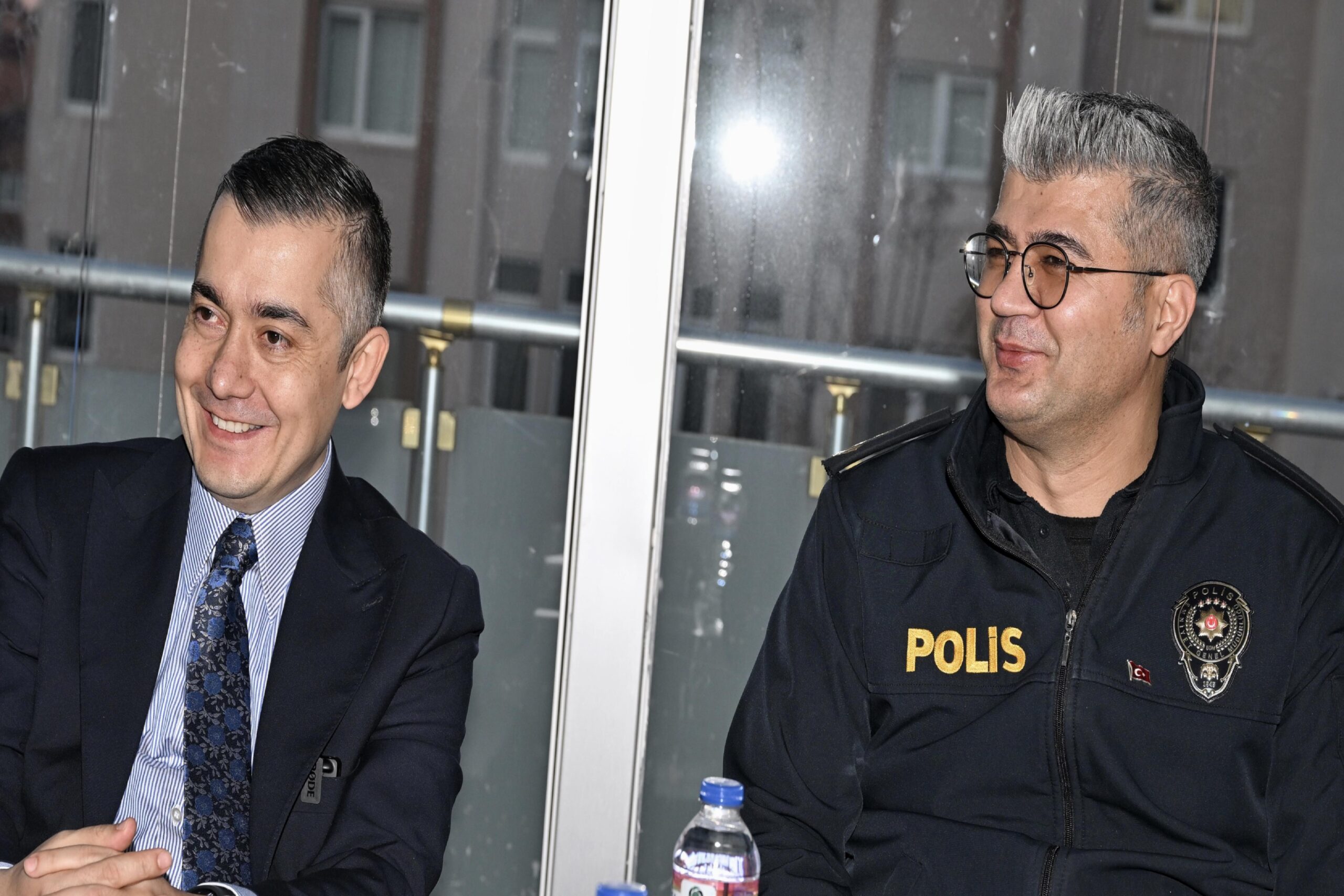 esenyurt-belediye-baskan-vekili-aksoy-emniyet-mensuplariyla-iftarda-bulustu-haberi-RbTPfuqX.jpg