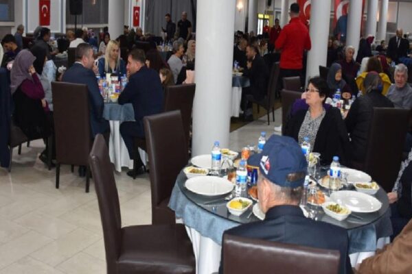 Gelibolu Belediyesinden şehit ailelerine iftar yemeği haberi